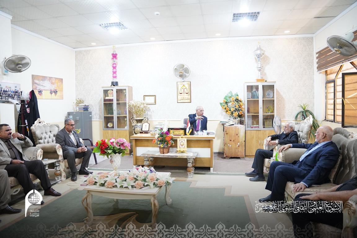 معرض الصور الفوتوغرافية والنتاجات الفنية لطلبة كلية القانون
